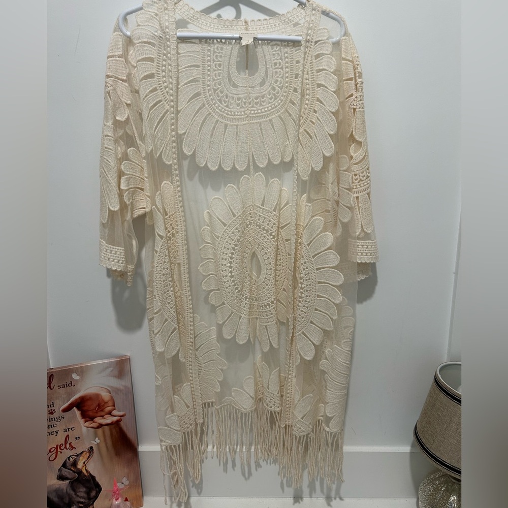 Chico’s size 2 Cream Crochet Fringe Kimono GUC